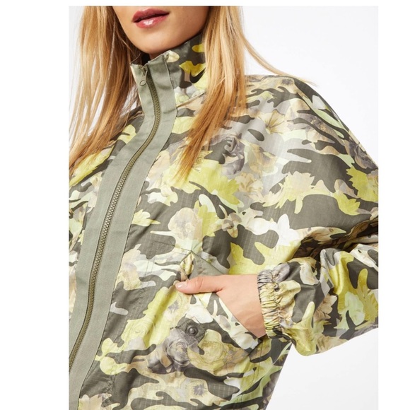 NWT Nike Women's Jackets & Coats Nike Oversized Sportswear - Picture 5 of 13